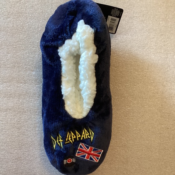 DEF LEPPARD Women’s Men’s Unisex Blue EMBROIDERED Slipper Socks Rock n Roll - Picture 1 of 5